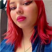 Profesora de castellano da clases a niños